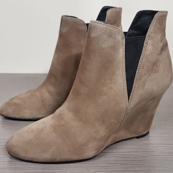 Via Spiga 'Kenzie' Wedge Bootie Sand Suede Womens Size 5.5 / 35.5 - Picture 2 of 8
